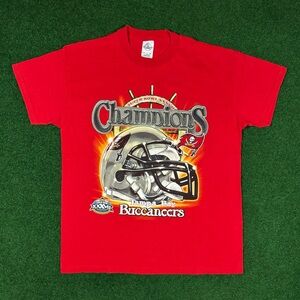 Vintage Y2K Tampa Bay Buccaneers Super Bowl Champs T-Shirt